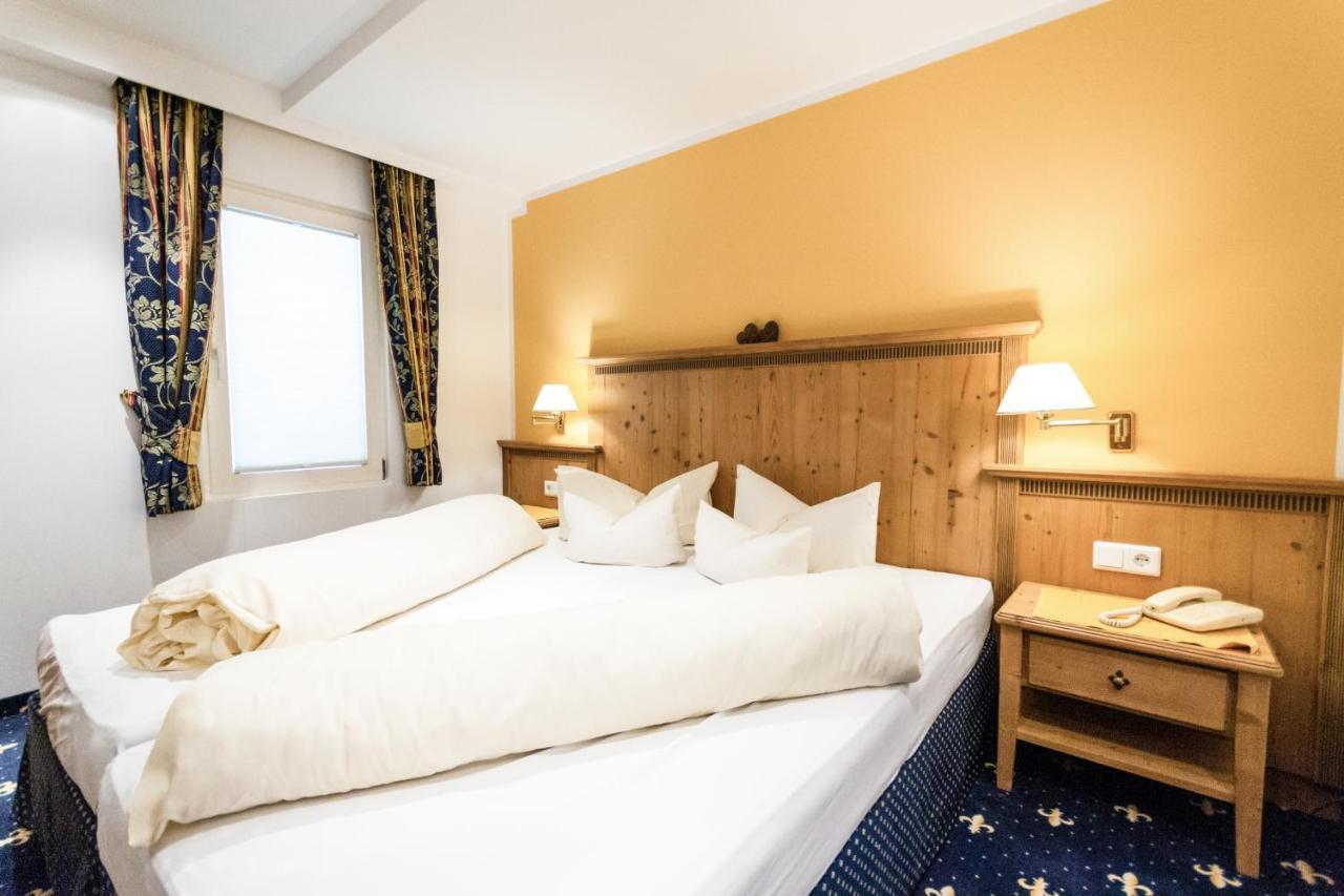 Aktiv Hotel Zur Rose Steinach am Brenner Eksteriør billede