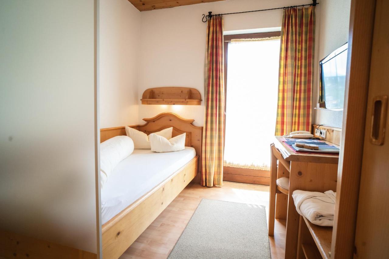 Aktiv Hotel Zur Rose Steinach am Brenner Eksteriør billede