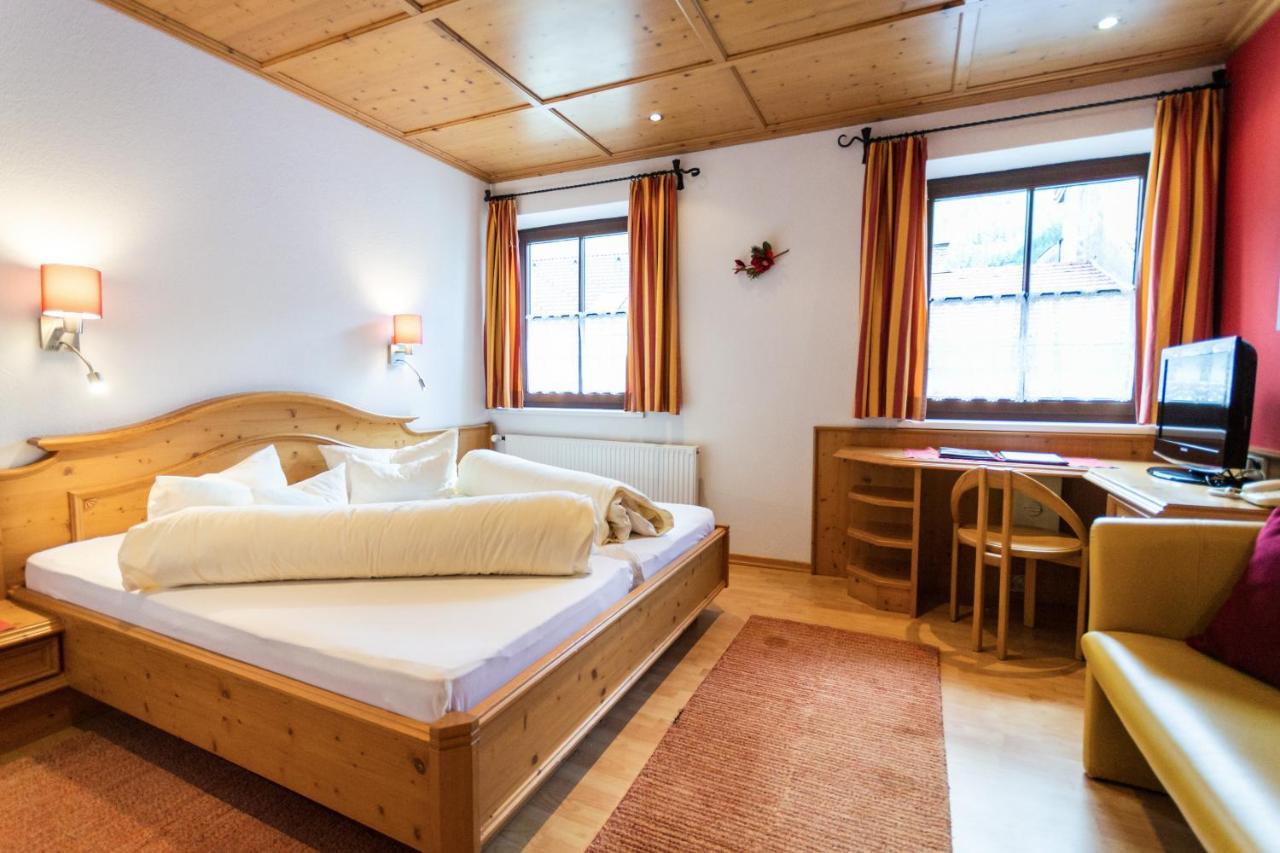 Aktiv Hotel Zur Rose Steinach am Brenner Eksteriør billede